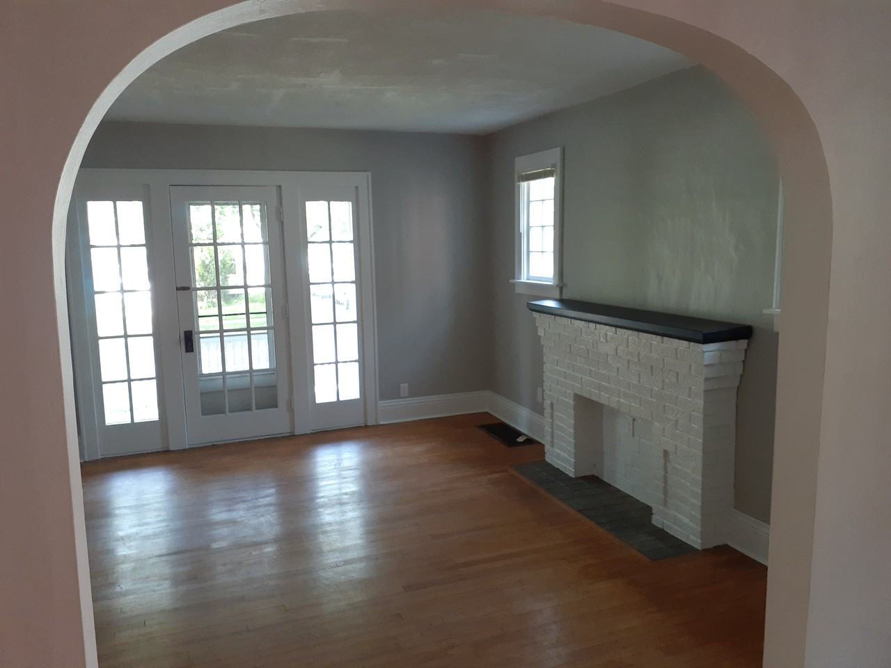 44 Parkside Ct #1 - Photo 2 of 14