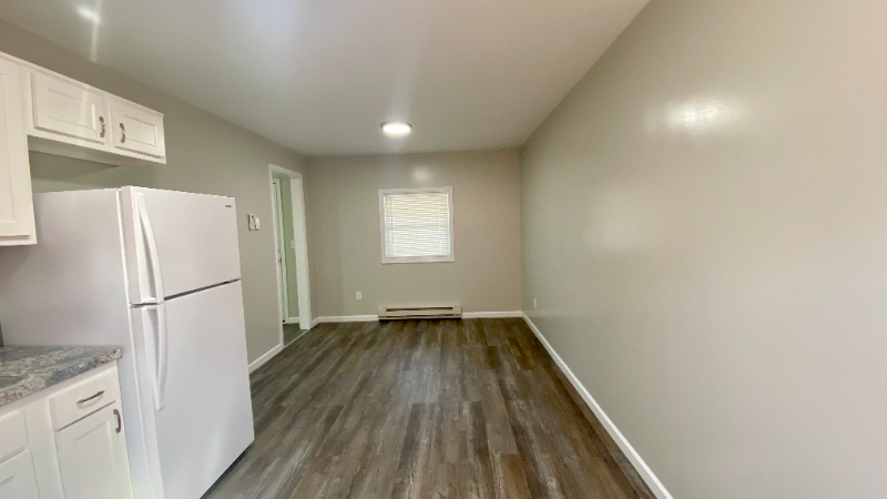 727 Bank St - Photo 2 of 6