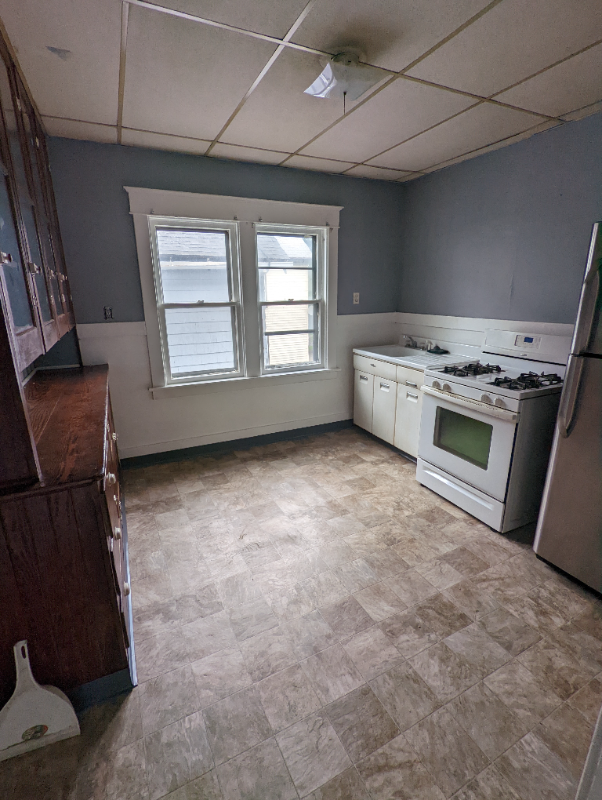 105 Stevenson St - Photo 3 of 10