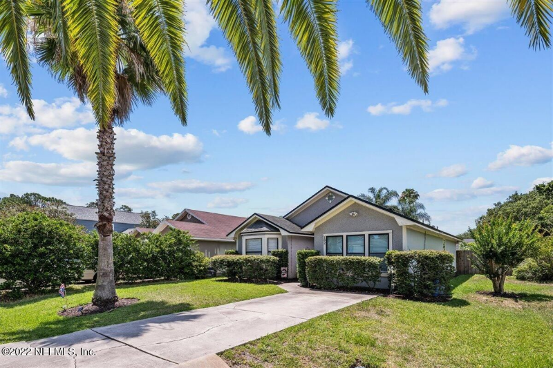 182 Cabrillo Ln - Photo 2 of 26