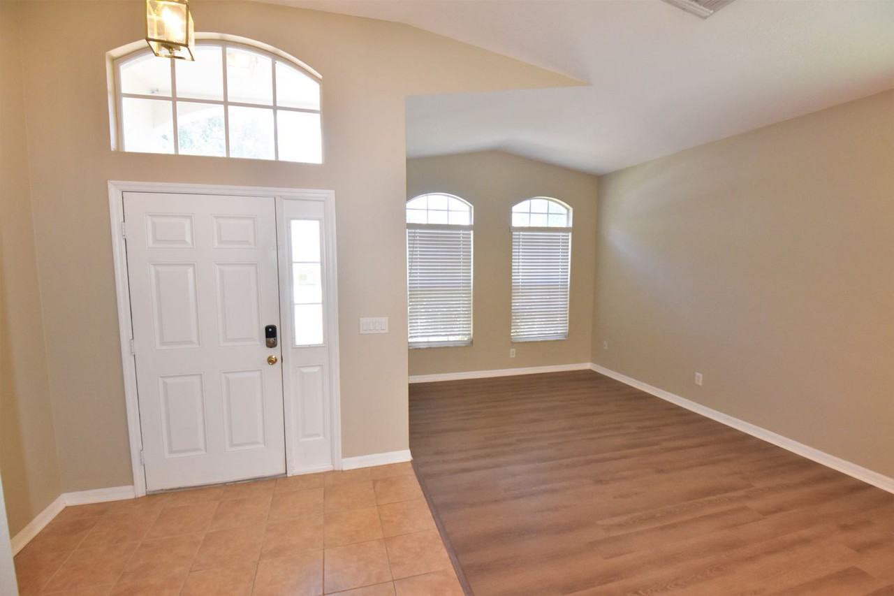 3229 Stonebridge Trl - Photo 2 of 18