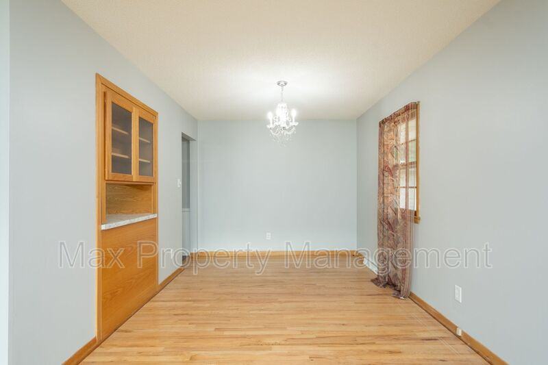 3934 Oakshire Rd - Photo 5 of 21