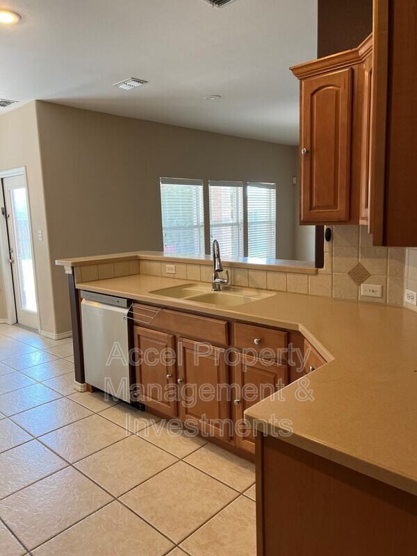 2802 Norma Dr - Photo 3 of 23