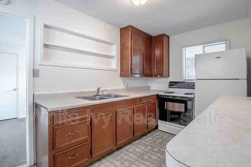 137 Lee Rd - Photo 6 of 15