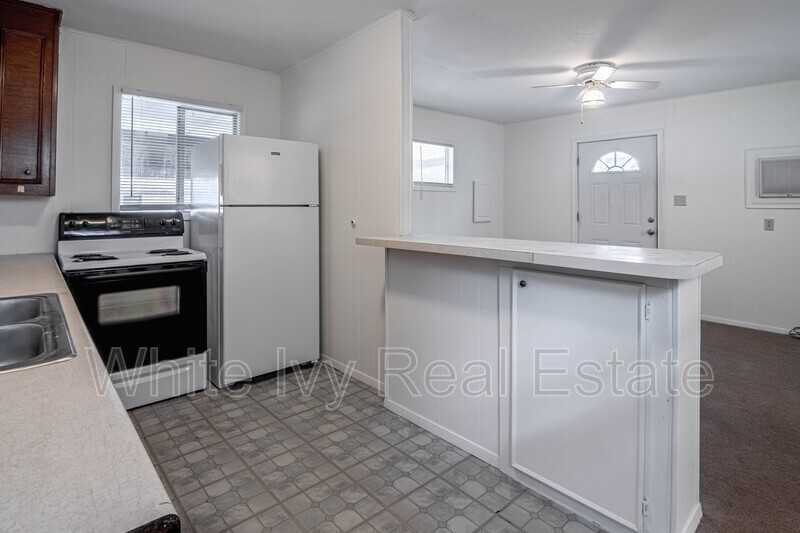 137 Lee Rd - Photo 7 of 15