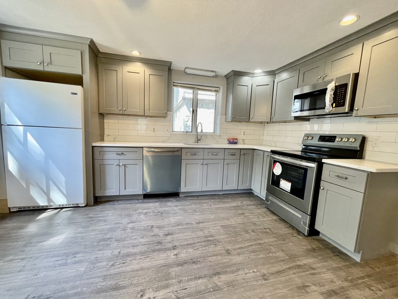 60 Slade St - Photo 2 of 23