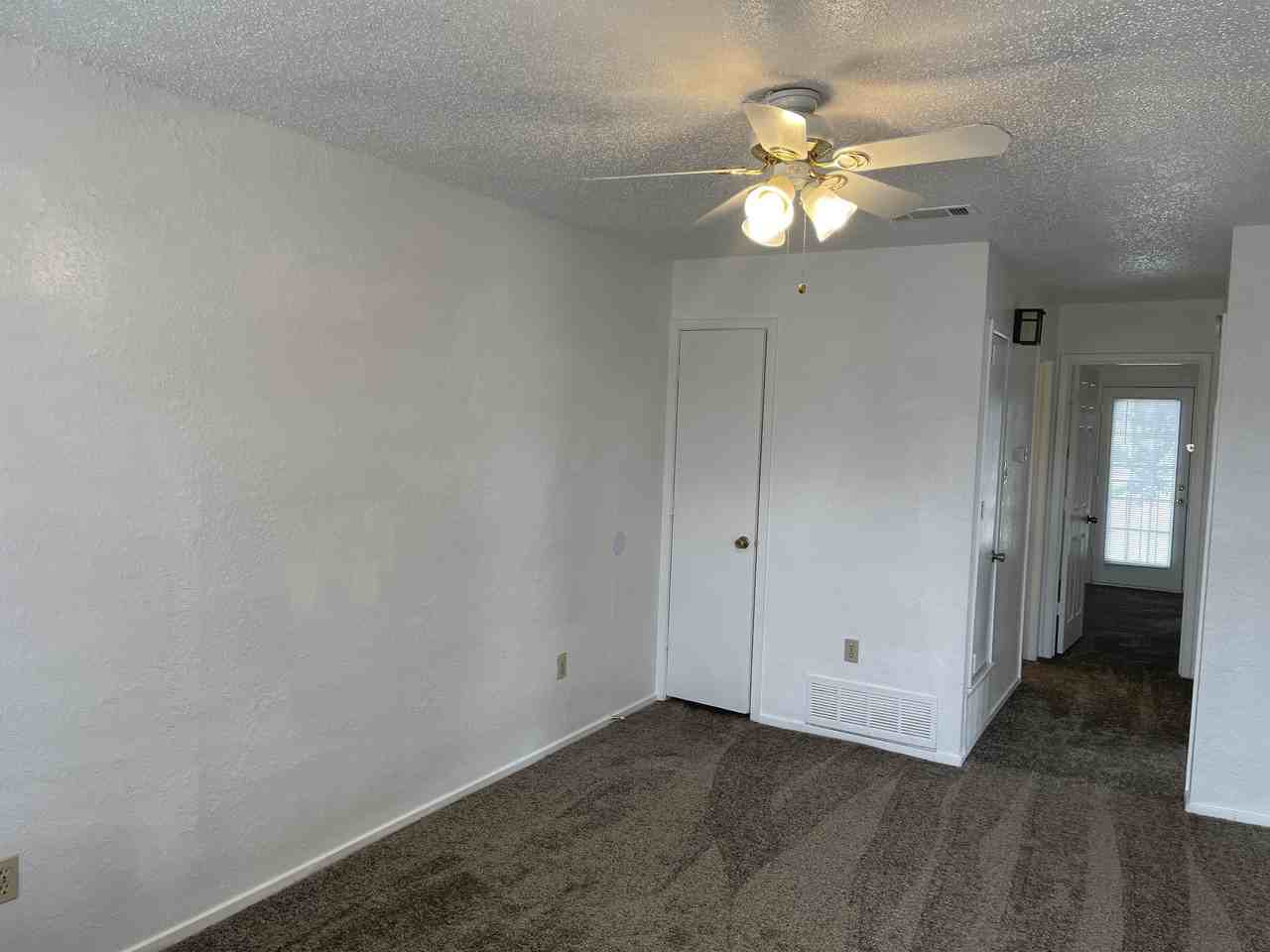 215 Roberts Cir - Photo 3 of 11