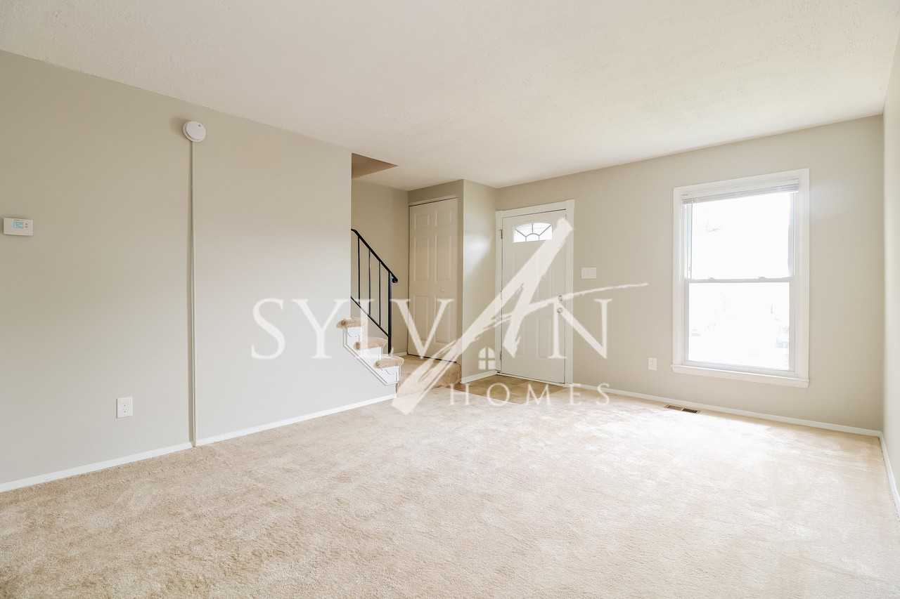 14 Mitnick Ct - Photo 2 of 15