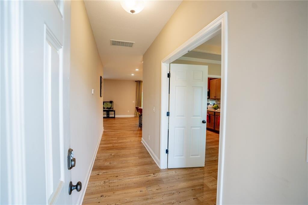 130 Red Oak Pl - Photo 3 of 17