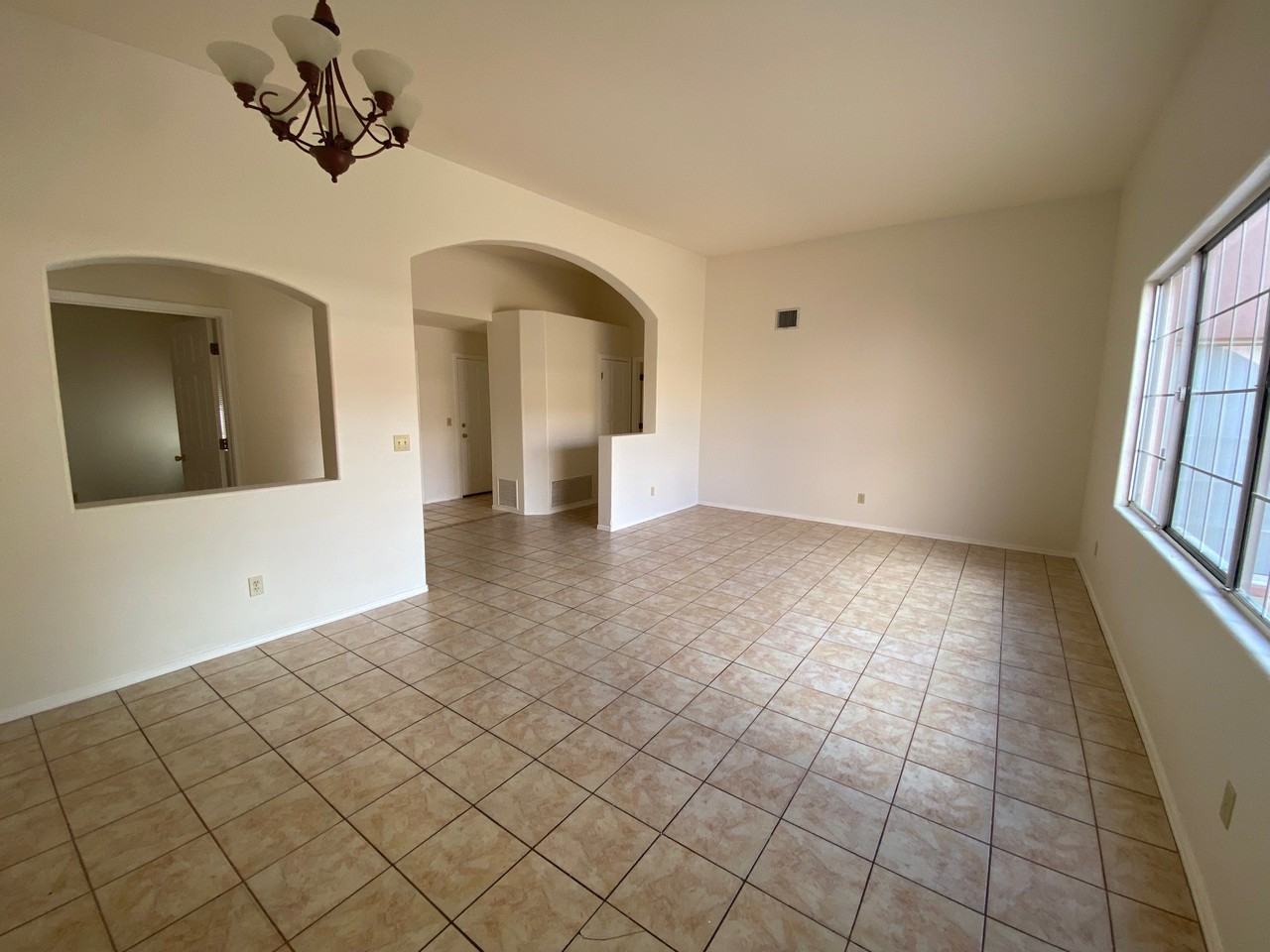 707 W Annandale Way - Photo 5 of 25