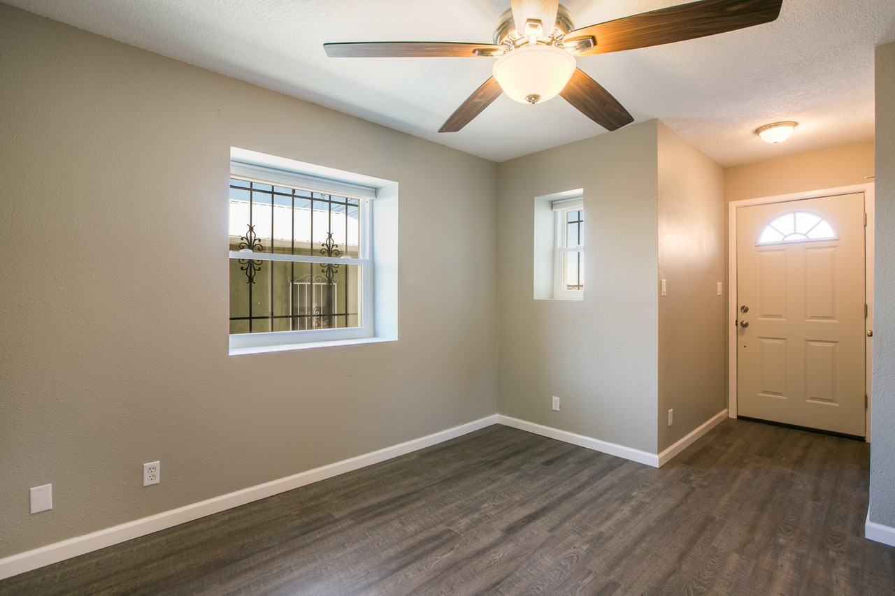 708 Mountain Rd Ne - Photo 3 of 15