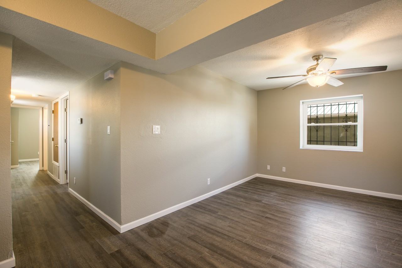 708 Mountain Rd Ne - Photo 4 of 15