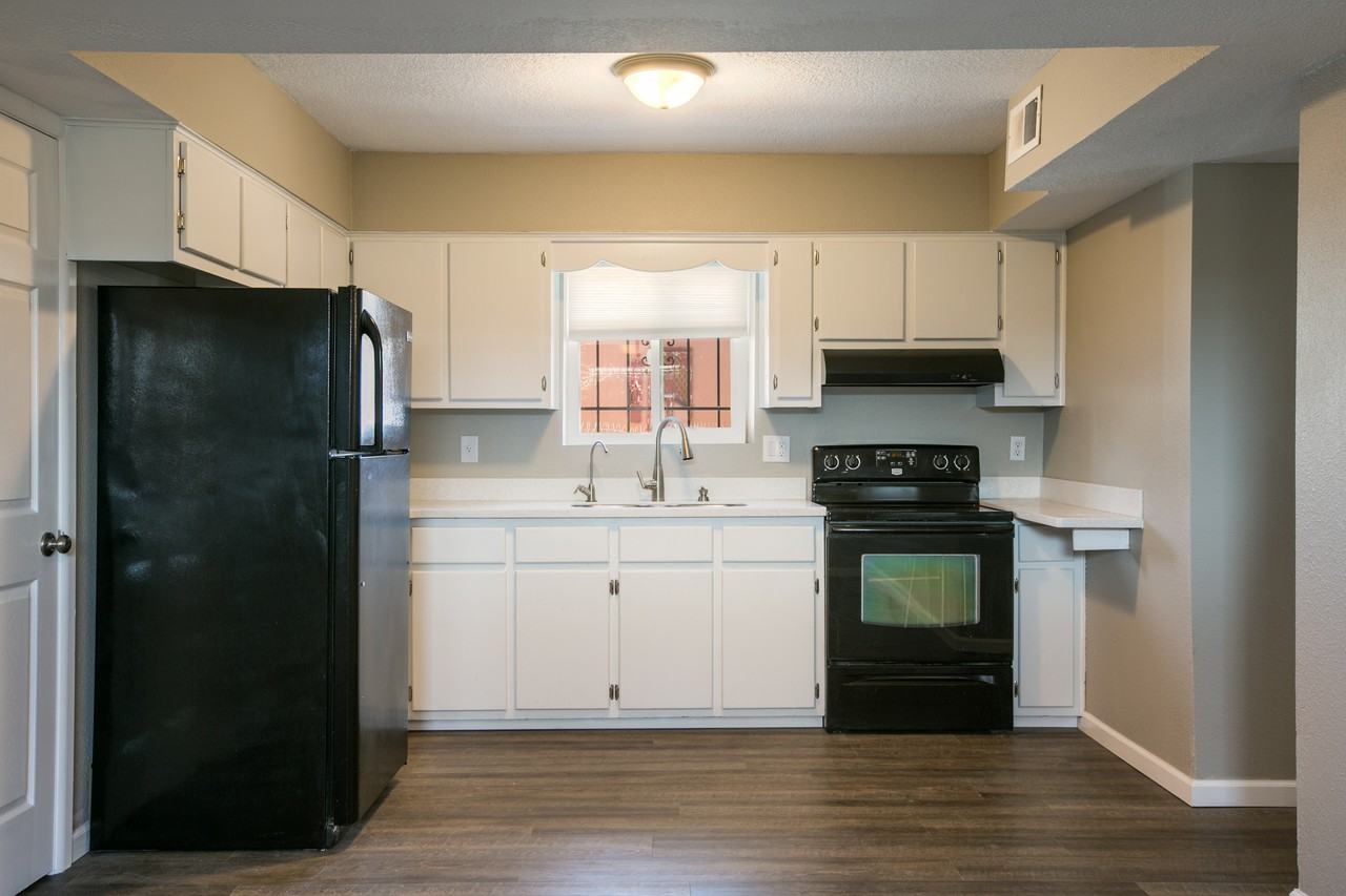 708 Mountain Rd Ne - Photo 7 of 15