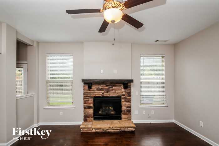 1234 Silvercrest Ct - Photo 3 of 15