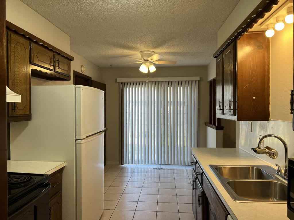 828 Euclid St - Photo 2 of 6