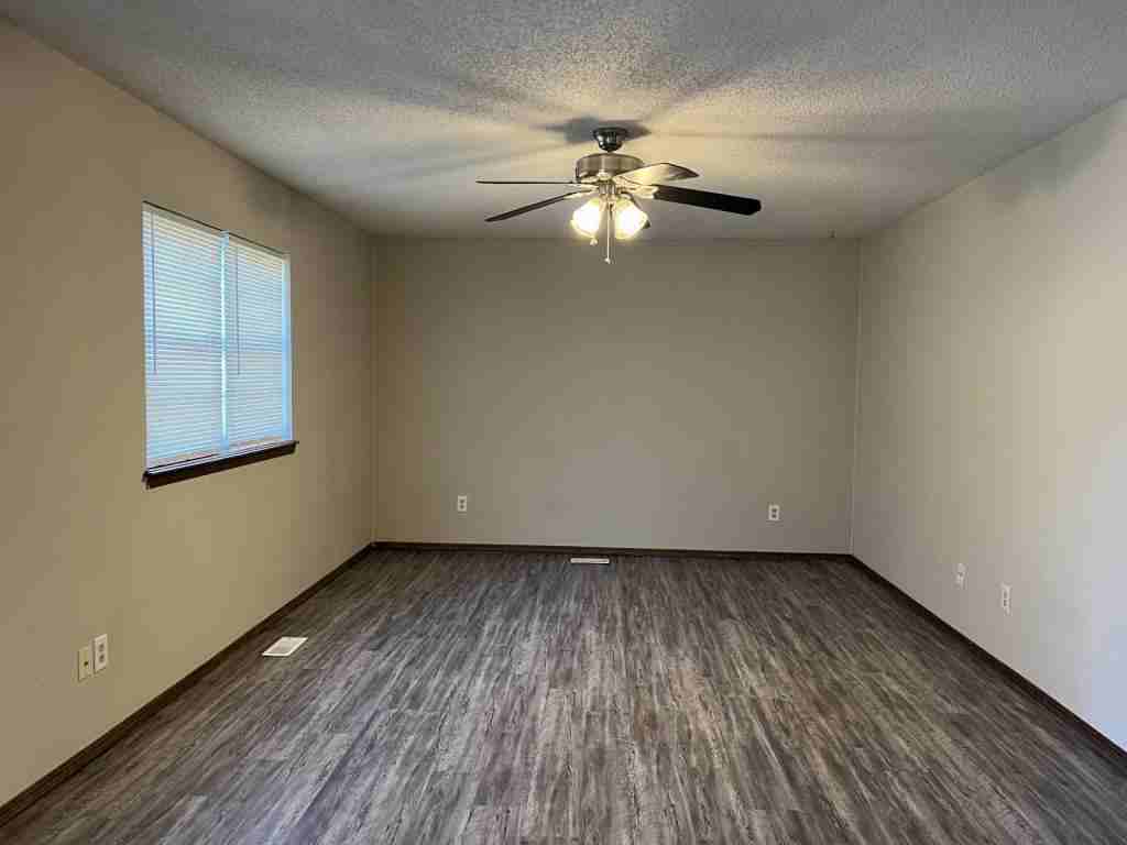 828 Euclid St - Photo 3 of 6