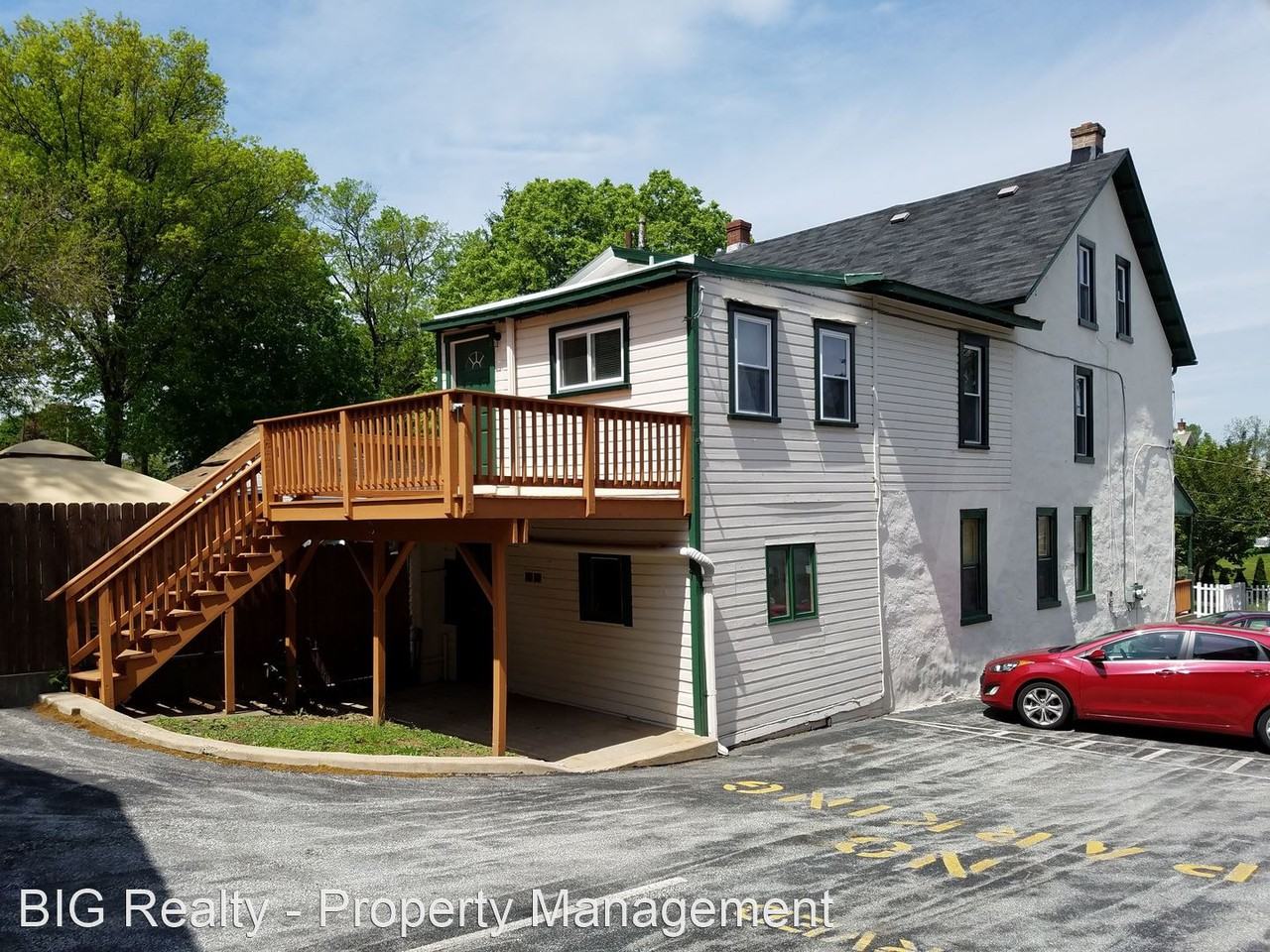 320 Vincent St - Photo 2 of 17