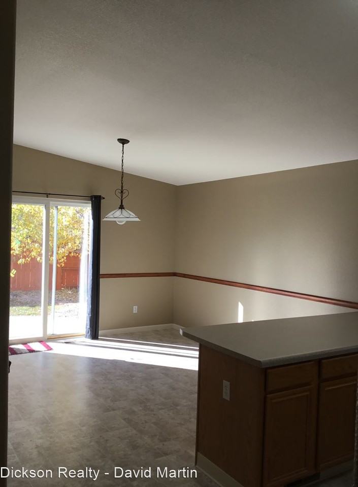 17596 Grand Valley Ct - Photo 3 of 19