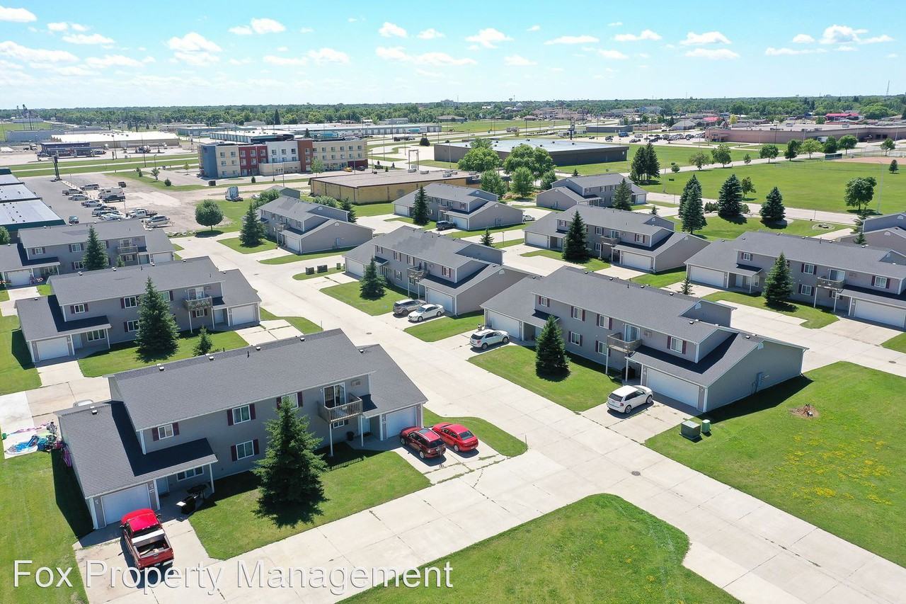 1604, 1606, 1608 and 1610 Spruce Drive NE - Photo 2 of 11