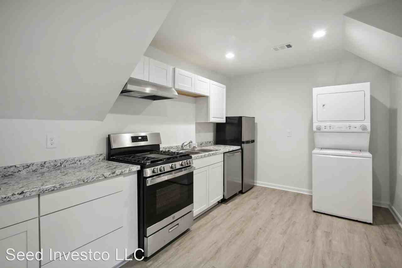 2542 Melinda Dr - Photo 2 of 7