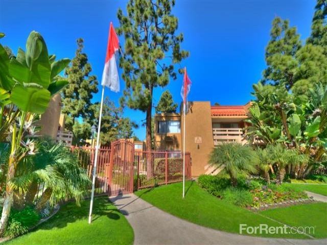 South Coast Racquet Club Apartments - Photo 2 of 32