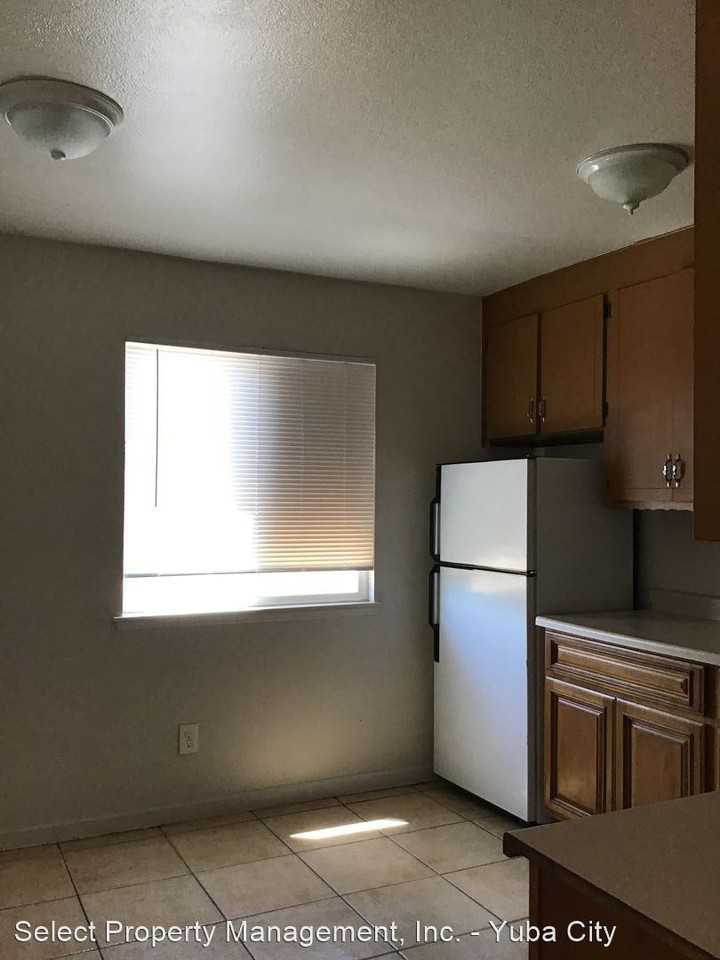 4665 Ardmore Ave - Photo 2 of 9