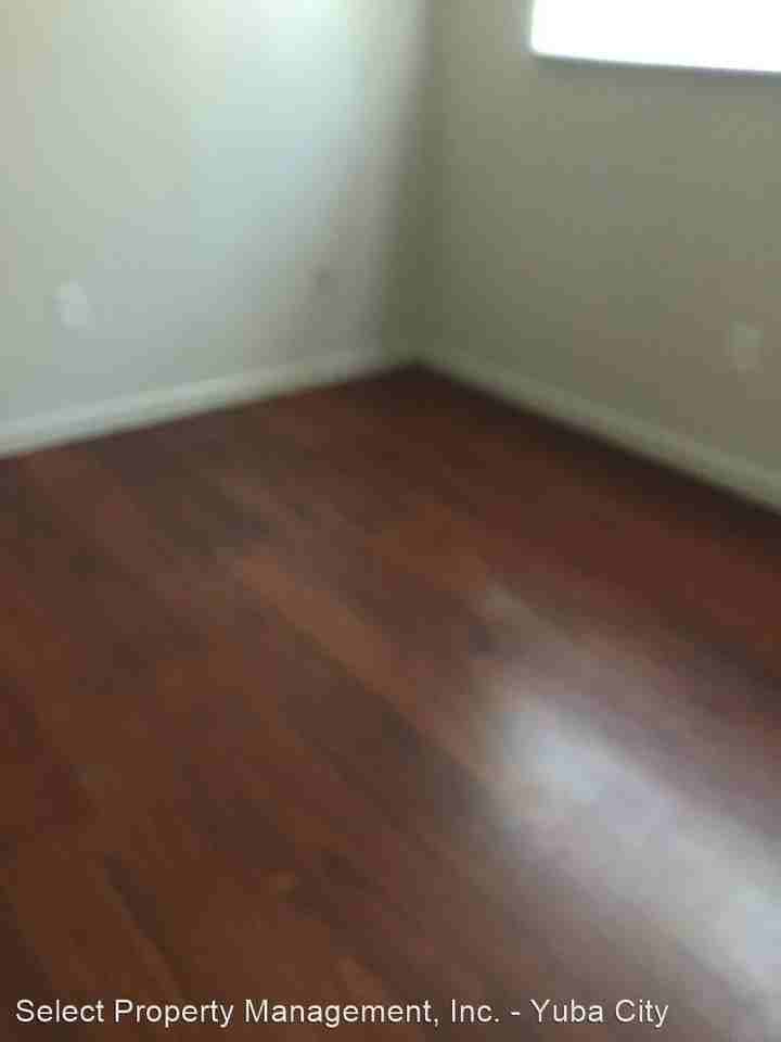 4665 Ardmore Ave - Photo 3 of 9