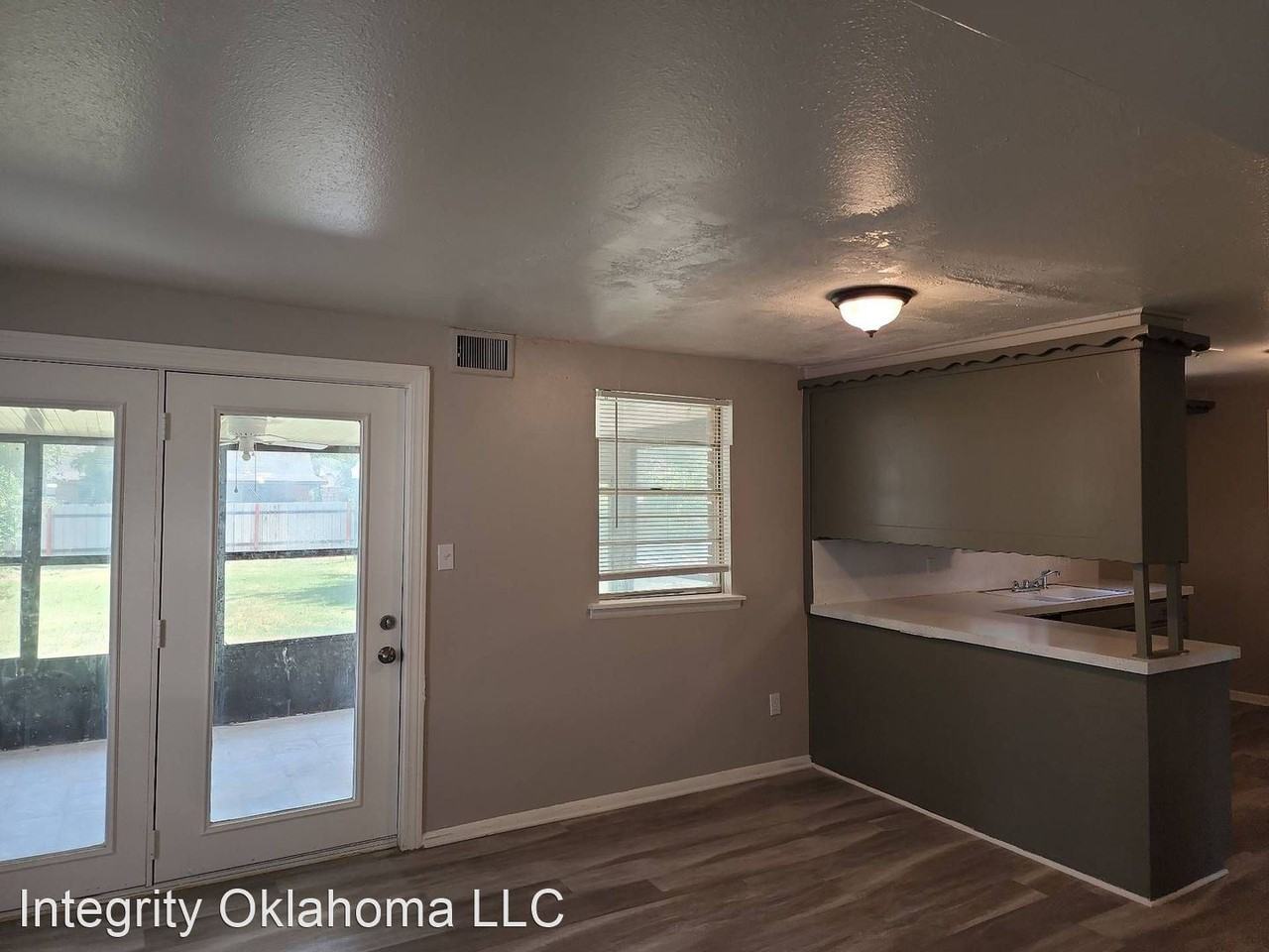 1132 Sw 61st St - Photo 2 of 29