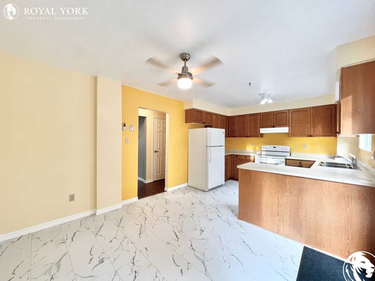 396 Camelot Crt #1 - Photo 2 of 31