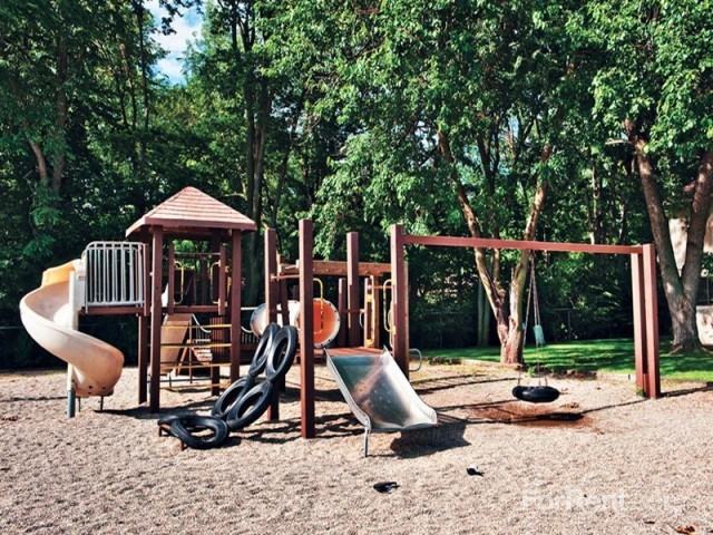 Canterbury Green Apartments - Photo 2 of 19