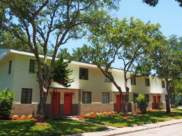 Clearwater Oaks Townhomes Apartments 1121 Druid Rd S, Clearwater, FL