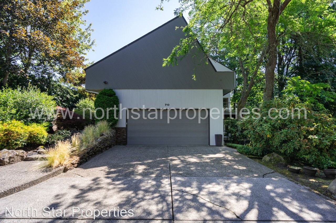 710 Nw Winchester Ter - Photo 2 of 47