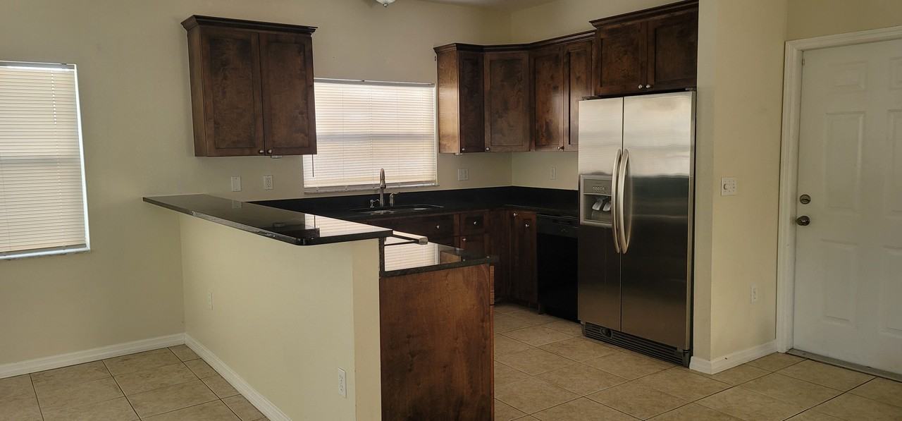 3116 W Hartnett Ave - Photo 3 of 20