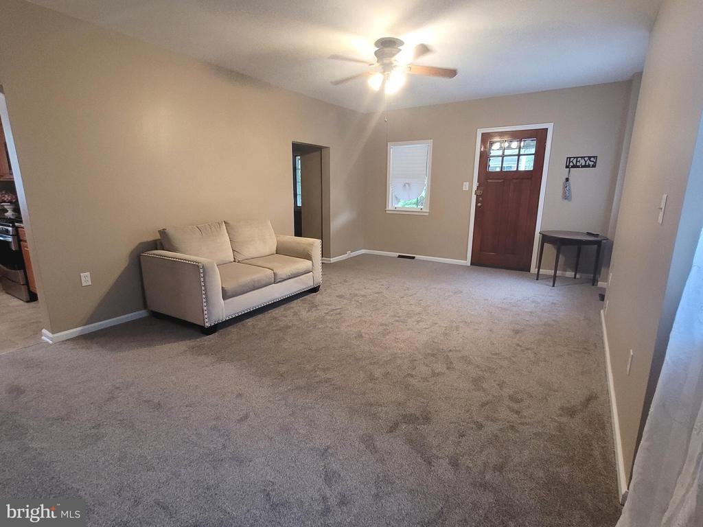 734 S Broadway - Photo 2 of 15