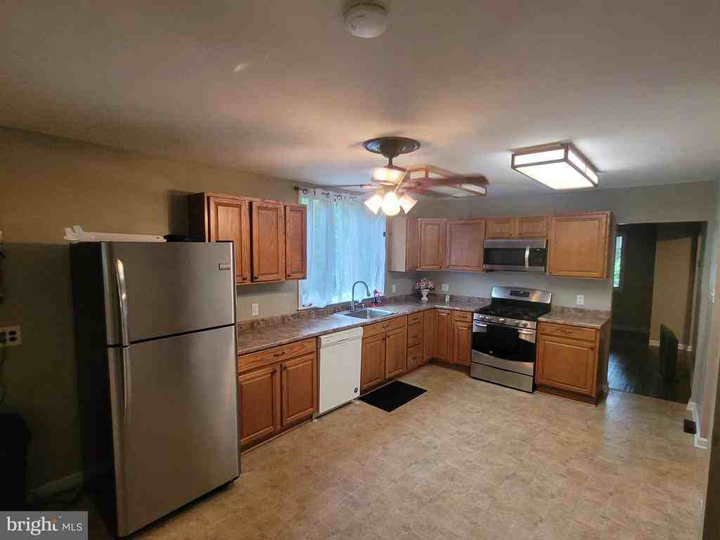 734 S Broadway - Photo 3 of 15