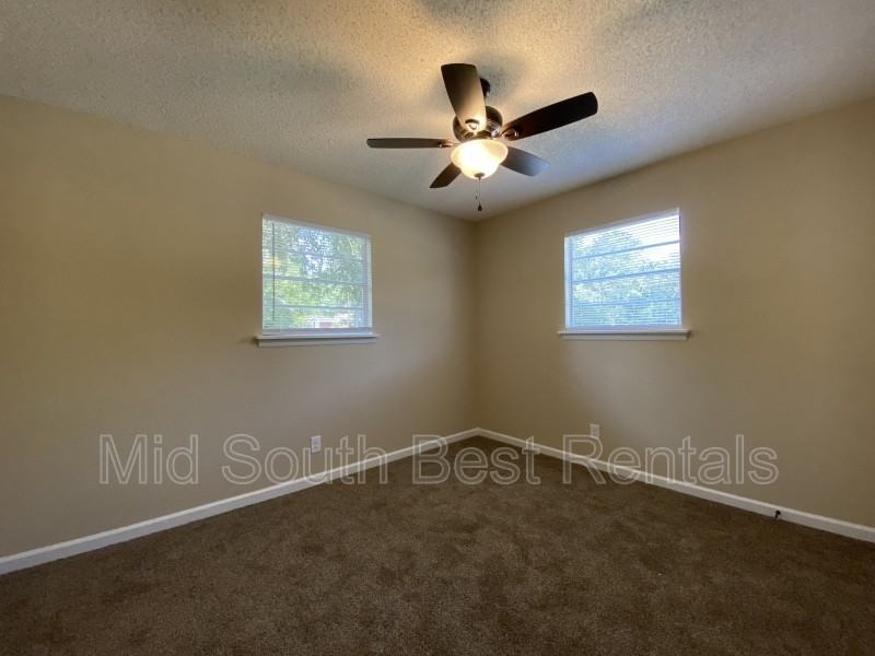 7525 Twin Oaks Rd - Photo 3 of 8