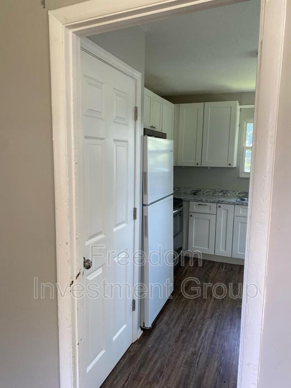 2638 Dexter Ln - Photo 3 of 6