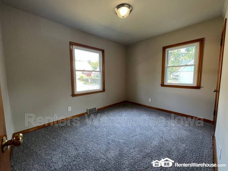 3916 15th St - Photo 6 of 12