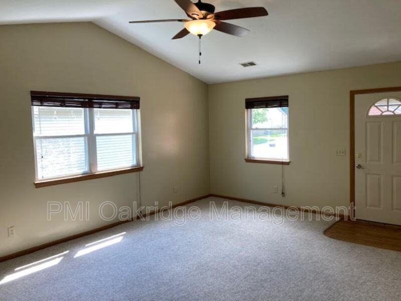 247 Westhaven Dr - Photo 2 of 9