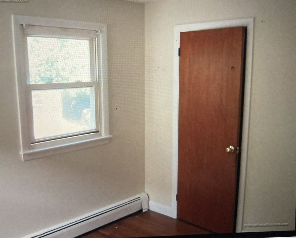 Mount Hope Ave #6 - Photo 2 of 8