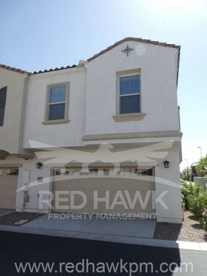 2245 S Sabino Dr #101 - Photo 2 of 22
