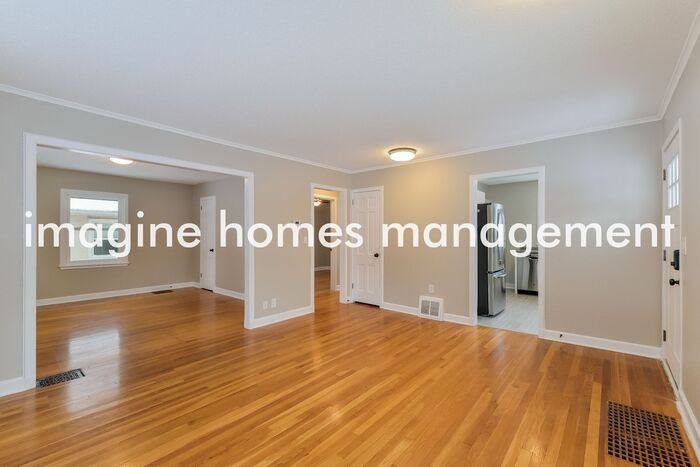 5821 Penn Ave S - Photo 3 of 18