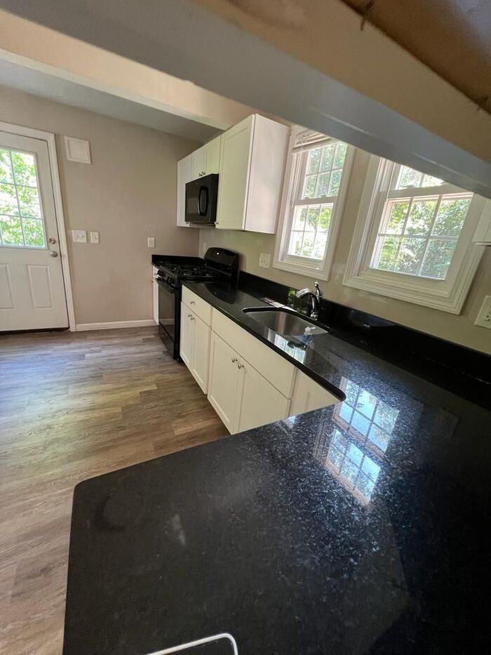 514 Front St - Photo 2 of 3