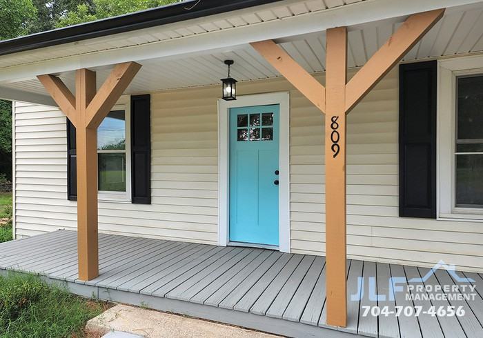 809 Delane St - Photo 2 of 23