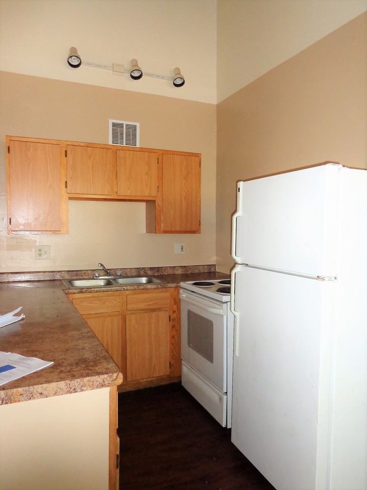 840 Dawnview Ct #840 - Photo 4 of 19