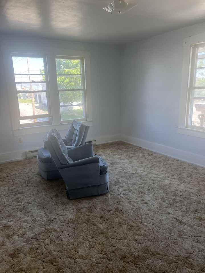 321 1/2 N Howard St #3 - Photo 3 of 6