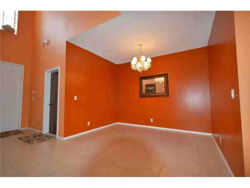 6181 SW 195th Ave - Photo 3 of 12