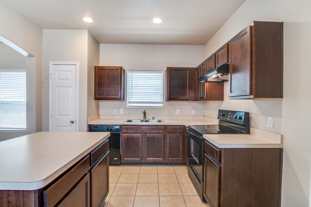 1229 Land Oak Rd #1 - Photo 4 of 7