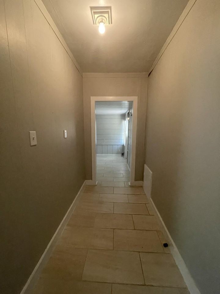 415 S Rio Grande St #1 - Photo 6 of 8