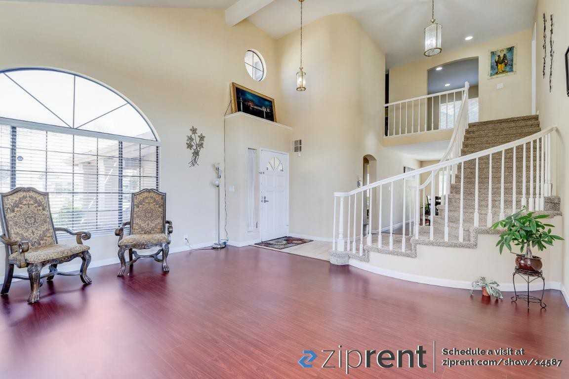 157 Beryl Ct - Photo 2 of 20